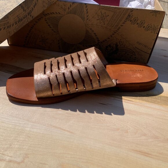 NEW Free People Slice of Sun fine leathers Sandals in rise/tyrien 3S2 - Picture 8 of 10